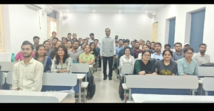 DeanScienceBHU's tweet photo. Lecture series being held at Department of Statistics under IOE Incentive Grant on various topics ranging from parametric to non-parametric inference and statistical process control.
The 1st lecture of the series was conducted by Prof. Shalabh from IIT Kanpur on October 30, 2023. https://t.co/ZOu1gWwgC6