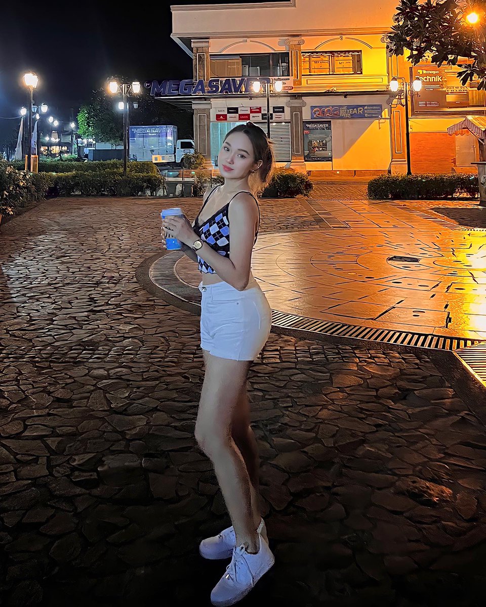 AshDeGuzman17's tweet photo. late upload https://t.co/UAkOJwdL8p