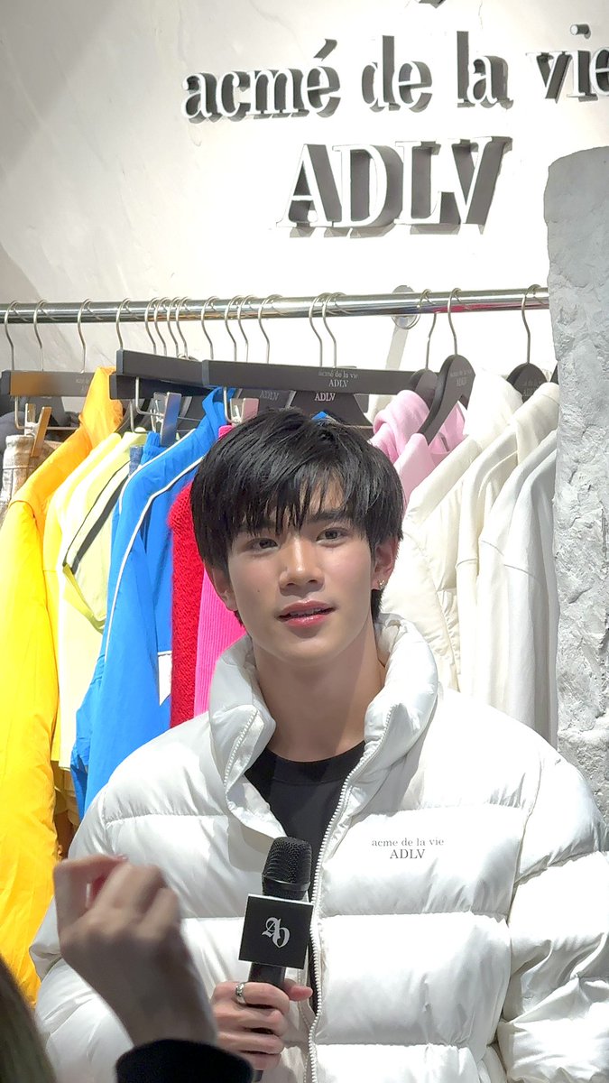 FirstChayanuch's tweet image. น่ารักจนใจเจ็บ😊 ได้ทุกมุมจริงๆเลย ยอมใจตัวเองที่ตื่นแต่เช้าเพื่อมาหาโฟ้ดโฟ้ด เป็นอีเว้นท์แรกที่ฉันยอมสละงานมา งือออ ใจฟูสุดๆๆ ขอบคุณนะที่มาต่อลมหายใจของมัมหมี มีแรงกลับไปทำงานต่อละ🫶🏻 

#Fourthnattawat 
#ADLVThailandxFourth