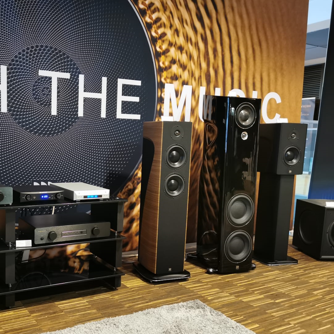 MorelHiFi's tweet photo. Highlights from the #audiovideoshow in Warsaw, Poland, where our Polish distributor, #RAFKODystrybucja, showcased our innovative Sopran and Avyra series and more. Explore Morel - https://t.co/WLe1swMImH
#morelhifi #morelhomeaudio #sopran #avyra #highend #soundquality
, https://t.co/52bMFlGl7n