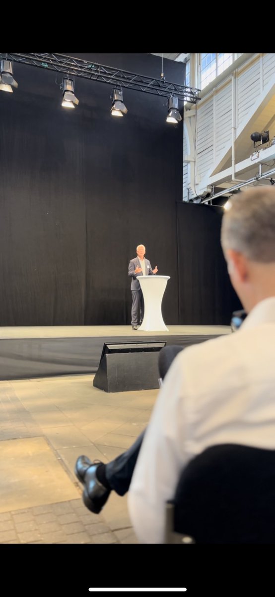 Plolaeger's tweet image. Vi er enige med @jesper_fisker, fmd for Sundhedsstrukturkommissonen: Ligegyldigt hvordan man ser på fremtidens sundhedsvæsen, kommer almen praksis til at spille en stor og formentlig større rolle #sundpol #sundhedforalle