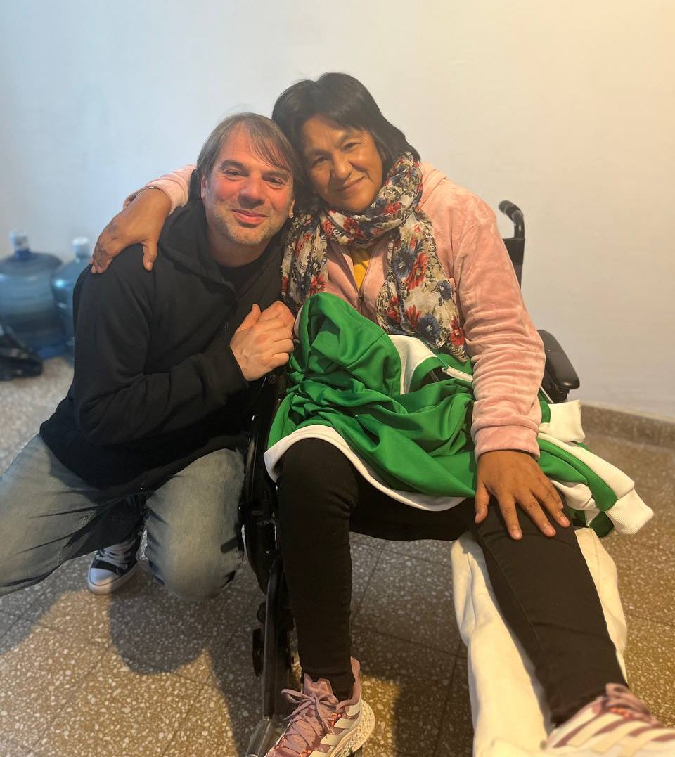 Flaca, tanto pasaste y seguís pasando. Sin embargo, no dejás de transmitir fuerza y lucha. 
Cuánto podrían aprender de vos aquellos que te odian. 
7 años reclamando, seguimos diciendo #LibertadparaMilagro