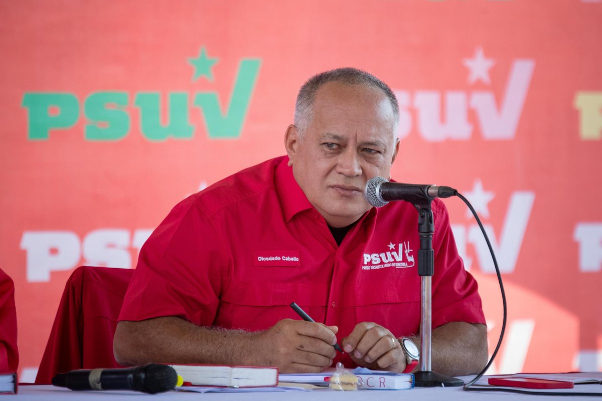 LuisChataing's tweet photo. Diosdado Cabello responsabiliza a María Corina Machado de los recientes aguaceros y presenta un audio en que presuntamente se les oye cantar "Que llueva! Que llueva! La Virgen está en la cueva" https://t.co/RFH9PPG1Nb