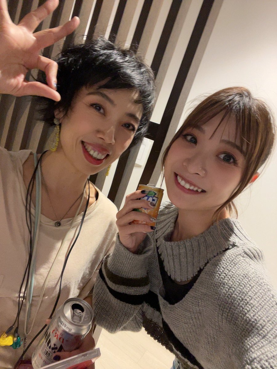 ito_kanako's tweet photo. みなさんお疲れ様でしたー‼️ものすごく熱い素敵なコンサートでしたね‼️これからますます盛り上がって、またすぐ会えますよーに🙋‍♀️💕✨✨✨
終演後、May'nちゃんが写真撮ってくれました😍✨ https://t.co/FfJmleR5kN
