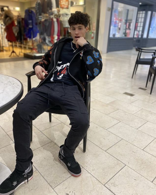 DuskV012's tweet photo. Douglas Ferrari
https://t.co/u77HYmVZAw
Douglas Ferrari is a Young Famous American Tiktoker, Instagram Model &amp; social media star who has millions of followers.
#ArtificialIntelligencestartup, #Delv.AI, #IndianEntrepreneur #biography #linkinbio #linkedinprofile https://t.co/1SoF4jJ2Q3