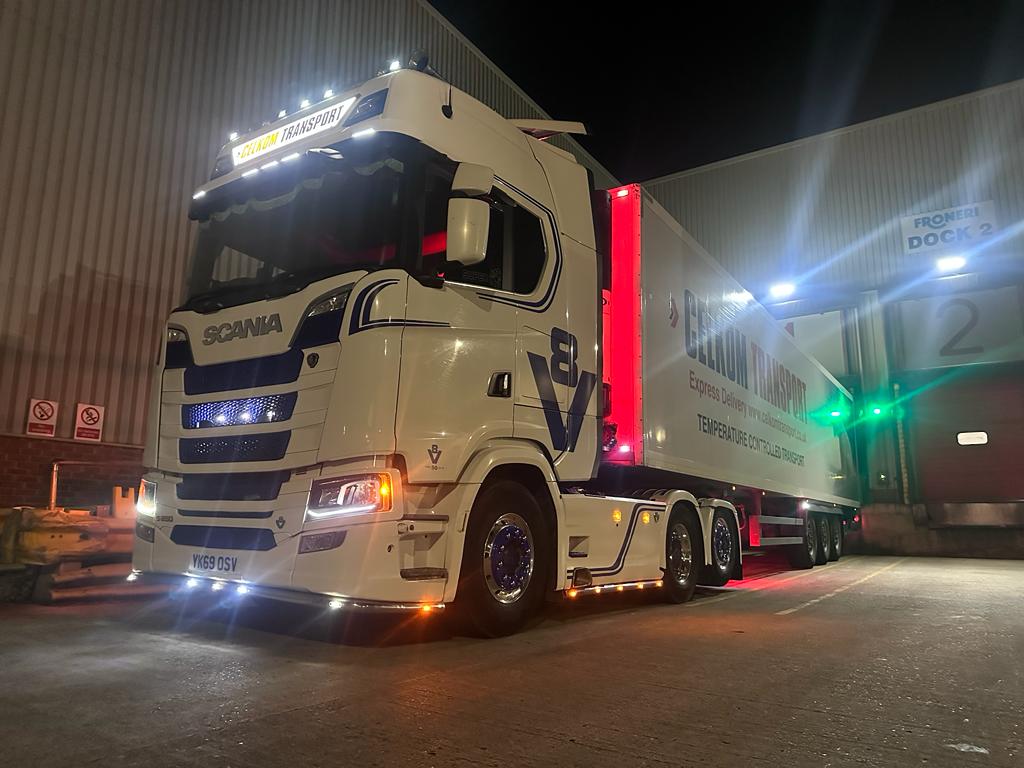 Late night loading just wow !! ❄️
Serving our customers 24/7 to ensure their business continues to operate efficiently regardless of the time ❄️⏰
#celkom #pallettrack #generalhaulage #refridgeratedload #247 #alwaysavailable #anyload #anylocation
