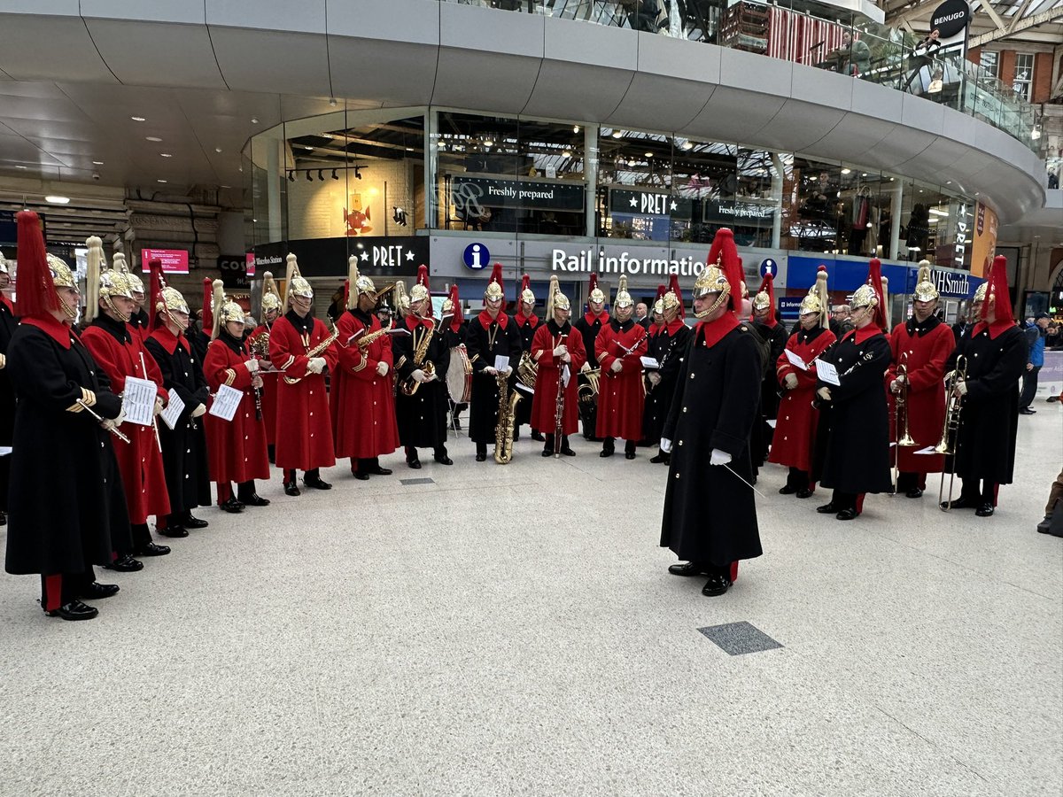 carley0481's tweet photo. London Poppy Day 2023 @LondonWaterloo  what an amazing day so far 🫶🏻 https://t.co/xbOBfSLrav