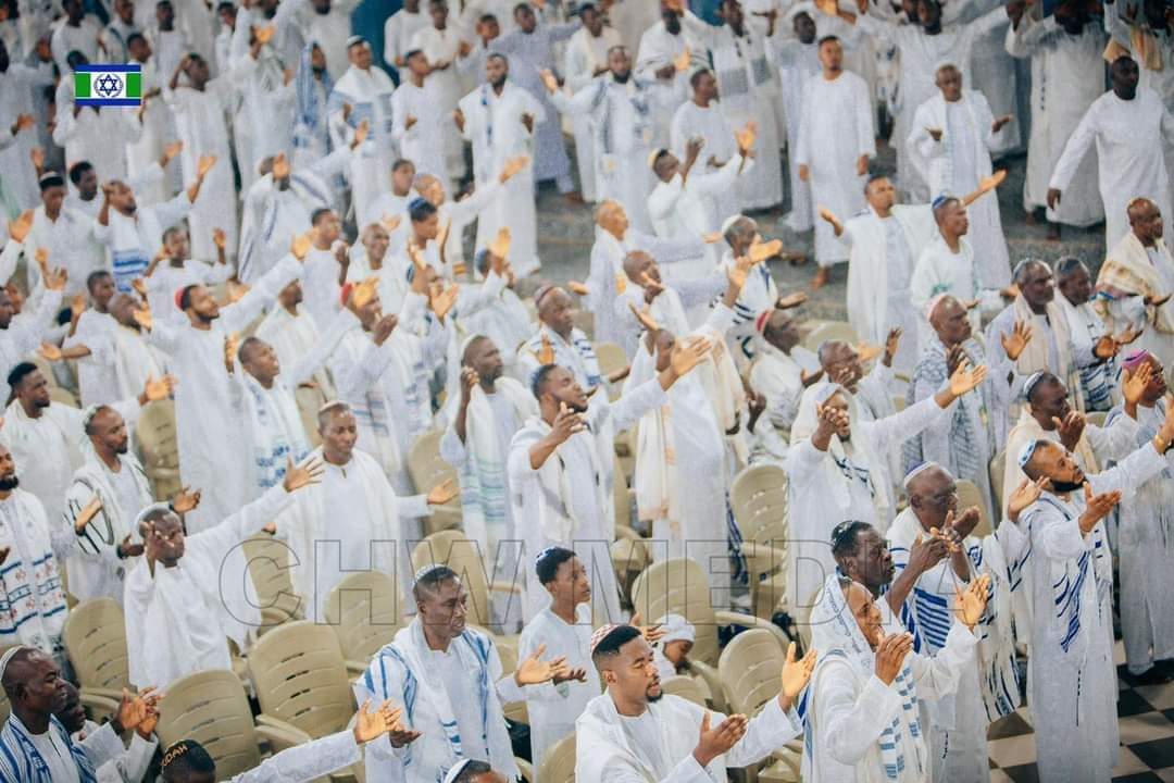 MaziNduKelvin's tweet photo. Igbo Jews In Anambra Praying For Israel 🇮🇱 🙏 | Biafra |

#Hamas_is_ISIS https://t.co/9mwa937eJc
