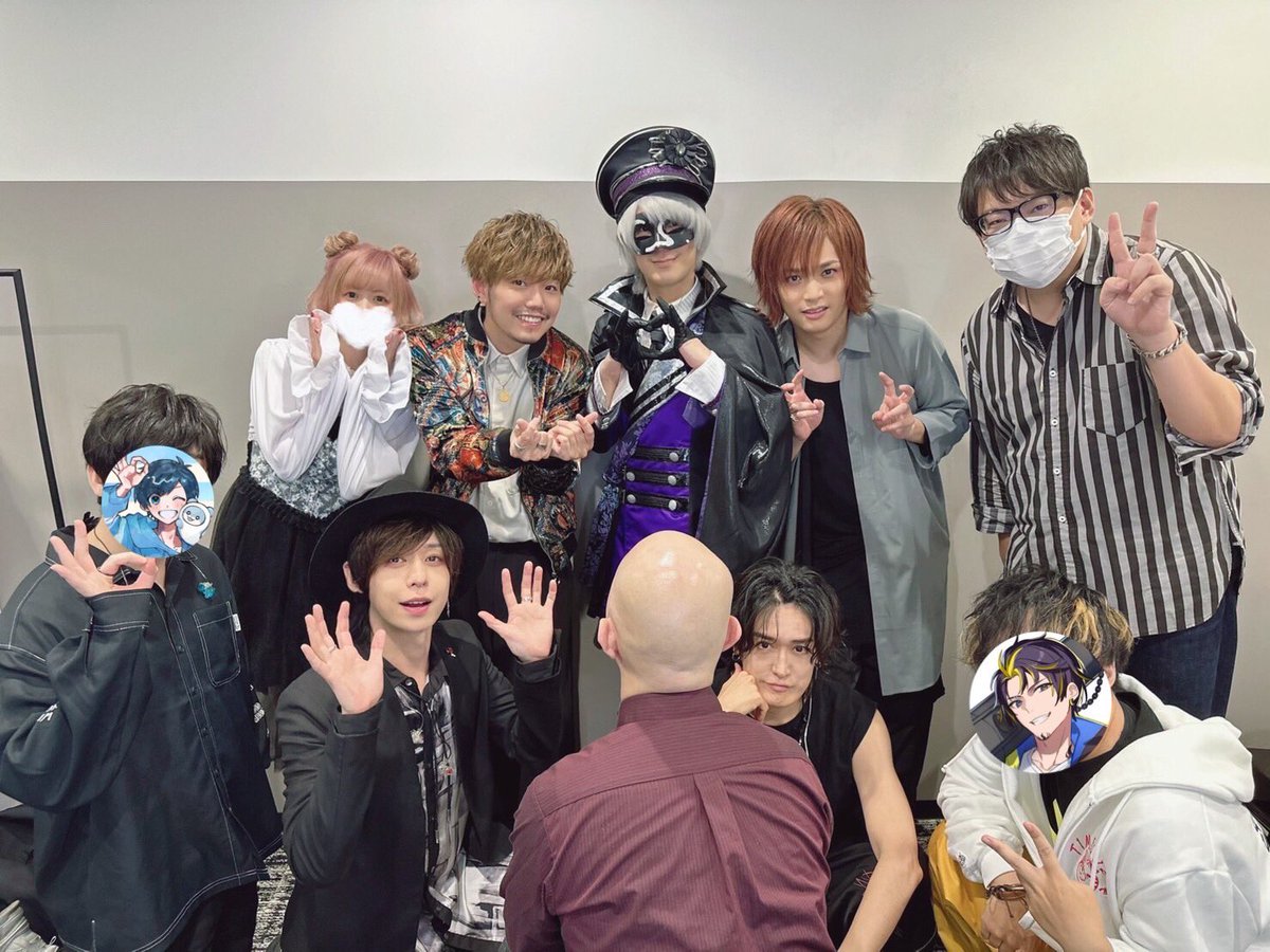 nero_nikoniko's tweet photo. JACK IN THE VOX "参"大阪公演ありがとうございましたー!
3年半ぶりの大阪!憧れの大阪!やっぱり最高でしたー🙌
思い出写真たくさんだー📸
生ハッチャンとやっと会えたし、まおしぃも10年ぶりくらいに会えたから3人で指チューしちゃったな😘
#jv3 https://t.co/TJ6Joy7tgV