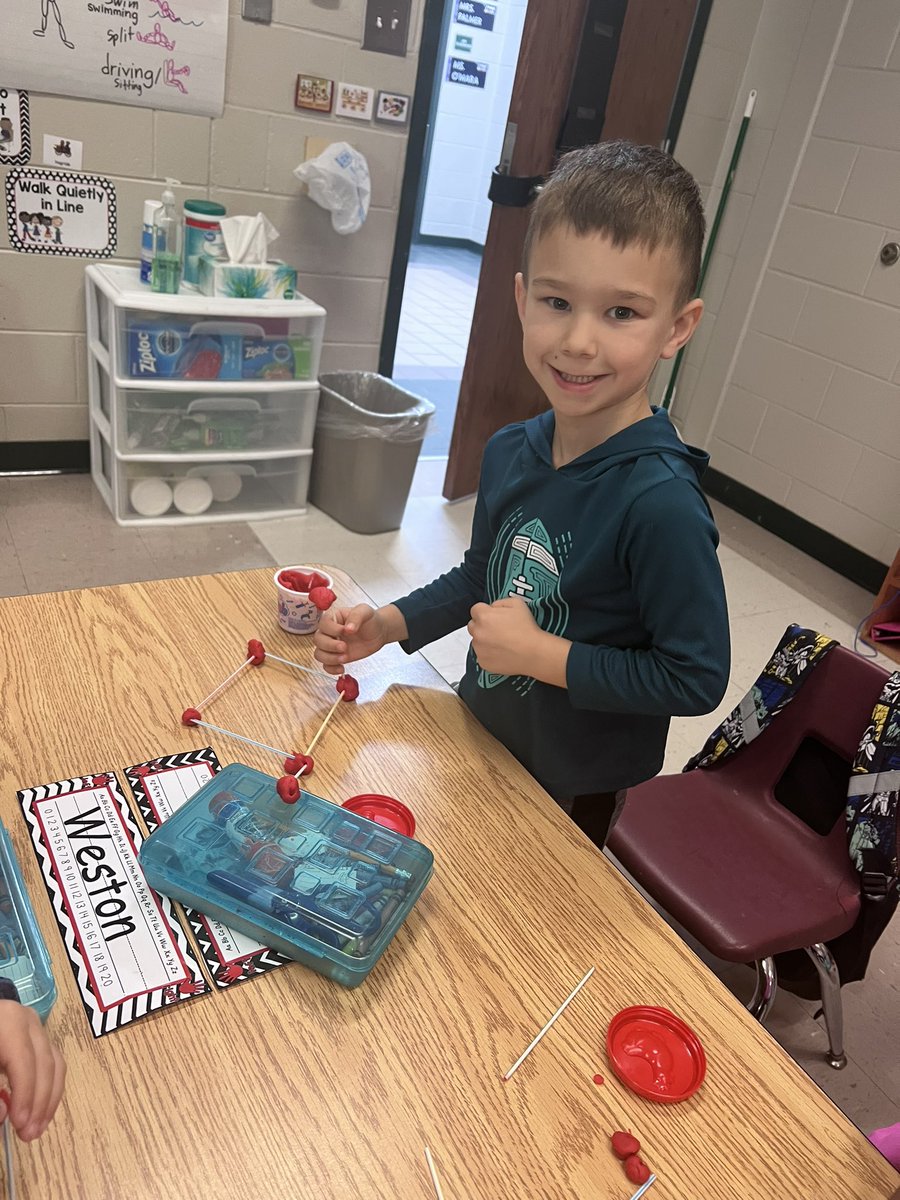 TiffanyMerck's tweet photo. Kindergarten is having fun constructing 3D shapes out of 2D shapes #CMCSI https://t.co/CbyQcL9Mnv