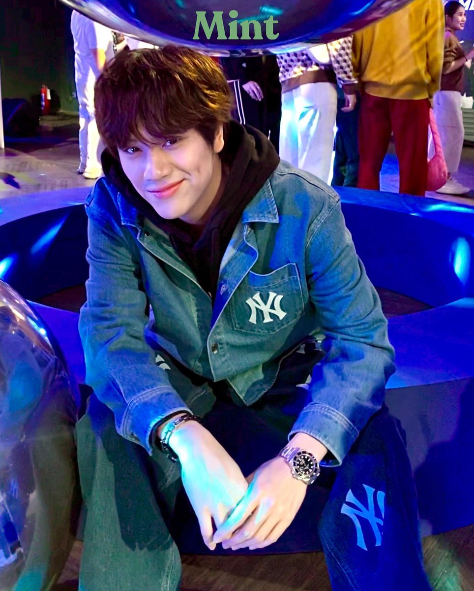 nanon_diary's tweet photo. [021123] mintmag_th IG post

—
เท่แบบคิ้วท์ๆ 🥰💙

NANON AT MLB
#MLBTH5thAnniversaryxNanon
#MLBTH5thAnniversary
#mynameisnanon https://t.co/QWq2TwwBNF