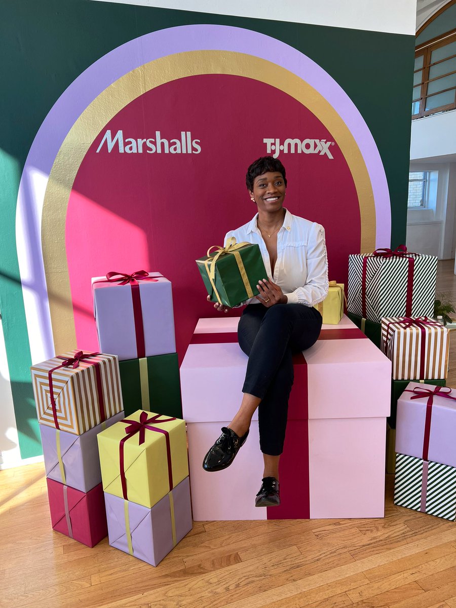 bpsluxurygift's tweet photo. BPS at TJ Maxx and Marshall’s VIP Gifting Showcase 🎀🎀🎀 https://t.co/7zmymmv2lk