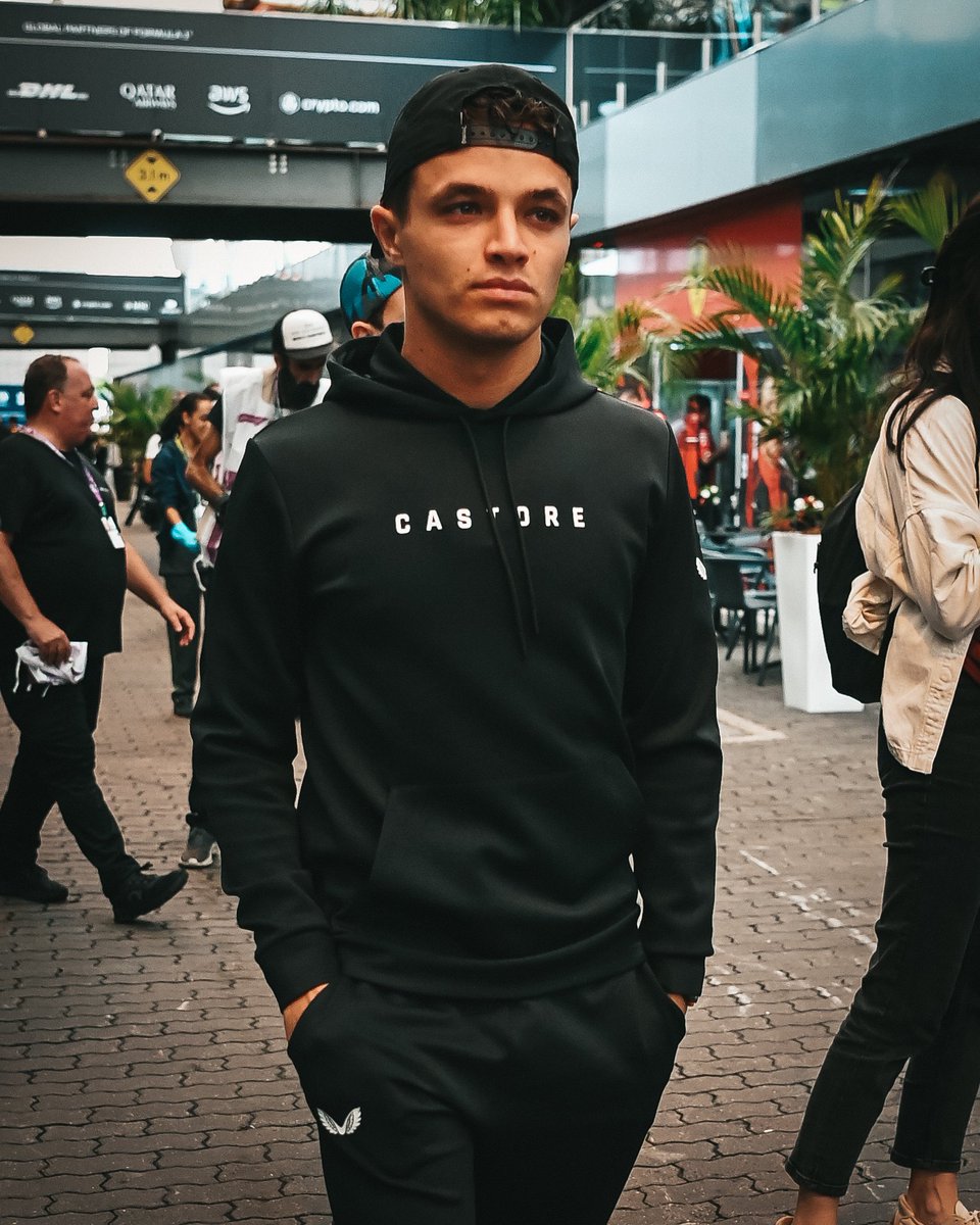 Here comes <a href="/LandoNorris/">Lando Norris</a>. 🇧🇷👊

#BrazilGP