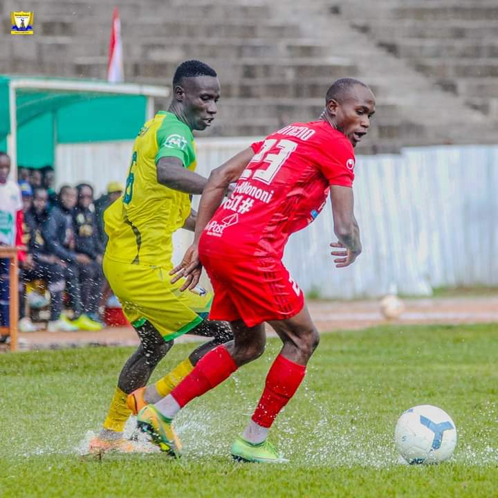 #FKFPL Thursday Fixture:

It ends up in a square as Moses Shumah gives #AbanaBeingo the lead after 7' minutes, And Posta's  Benard Ondiek equalised moments later to cap a thrilling game at Bukhungu Stadium.

FT.

KK.Homeboyz FC 1- 1 Posta Rangers

#ScoreCrunches