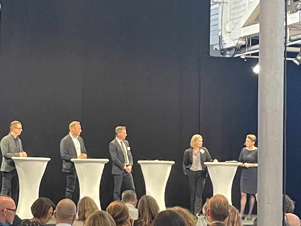 KRansby's tweet image. Tak til @regionerne for også at lytte til perspektiverne fra @FPbranche på dagens #sundhedforalle @KentDamsgaard lagde vægt på at branchen supplerer. Særligt der hvor borgeren selv betaler. Men kræver stærkt offentligt sundhedsvæsen. 
#sundpol
#dkpol