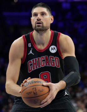 CooperYuYT's tweet photo. Nikola Vucevic Tonight:

21 pts
20 rebs
1 assts
2 stls 

REBOUND MACHINE 🤔🤔 https://t.co/8ETRso03fT