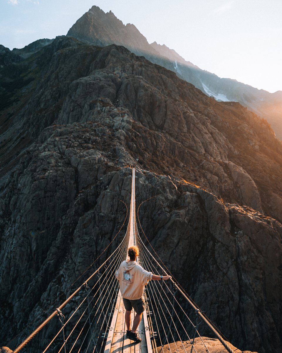 hamiltonwatch's tweet image. “As a watch enthusiast, I couldn't have asked for a better companion for this trip than @hamiltonwatch’s latest timepiece, The Khaki Expedition watch.” by Mel Zagers

#hamiltonwatch #stepoutside #expedition  #adventureawaits 
(Ref. H70315540)