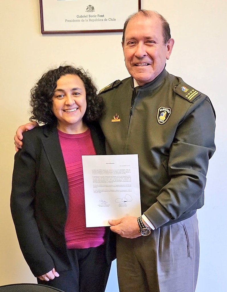 𝗔𝗛𝗢𝗥𝗔 | Ministro de <a href="/Min_Hacienda/">Ministerio de Hacienda</a>, Mario Marcel; la Directora <a href="/DipresChile/">Dipres</a>, Javiera Martínez; el Presidente Nacional de Bomberos, Juan Carlos Field, junto al Tesorero Nacional, Rodrigo Muñoz, anunciaron el acuerdo para el presupuesto 2024 de la institución bomberil.