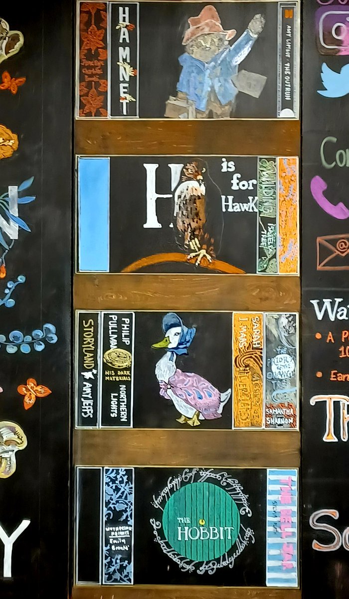 StartLicensing's tweet photo. Some talented staff @WaterstonesGod @Waterstones
Fabulous #artwork in store - and what a lovely way to shine a light on the #books they are selling. Well done.
#godalming #bookretailing
@thebookseller
@BeatrixPotter @paddingtonbear
#theskeletonkey @mserinkelly https://t.co/BOG0BUBdMT