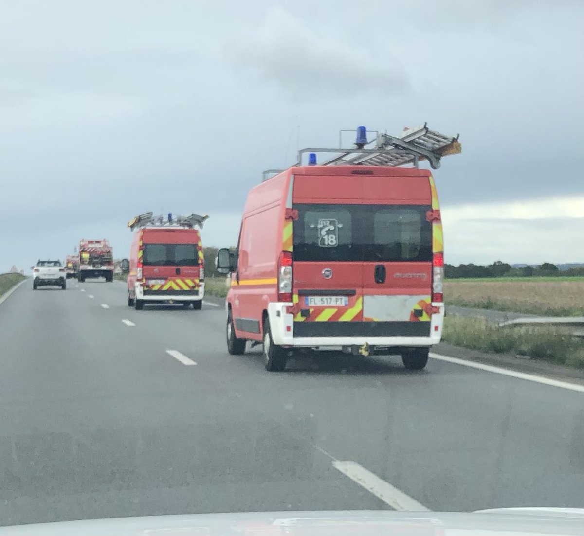 Vu sur les routes de Bretagne aujourd’hui… Les salariés <a href="/enedis_bretagne/">Enedis en Bretagne</a> ne sont pas les seuls à se mobiliser pour faire face aux conséquences de la tempête Ciaran. Merci à tous et restez prudents !