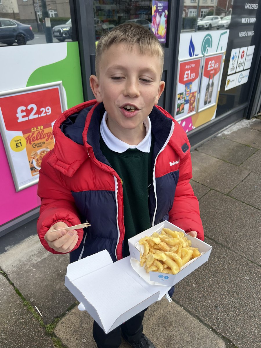 Jax’s stoma journey BCyA tweet media