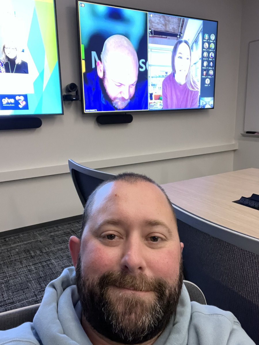 6state's tweet photo. @NorthFaceHiker @MLBONFOX Love ❤️ this Jason!! As @thomasfennel can verify, you’re so photogenic and camera ready! Stay tuned… knocking out that #DiepCJourney #breastcancer #DIEPflap #BreastReconstruction blog on my stellar day with your team #MicrosoftGive 💜 https://t.co/RqsMMriqHI
