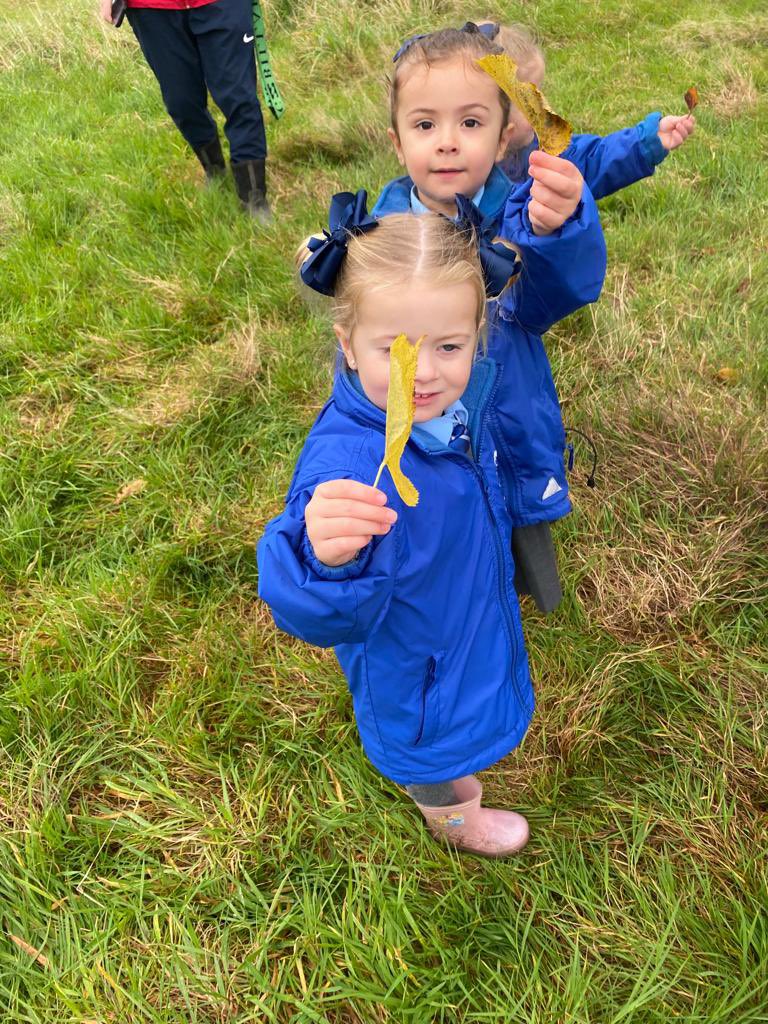 BWS_EYFS's tweet photo. Kindergarten had their first Forest School session this afternoon. They explored the field behind school, feeling the texture of the trees and looking for Autumn leaves that had changed colour 🍁🍂 
Super work KG! #eyfs #forestschool #outdoorlearning #learningthroughfun https://t.co/de5hVMp30a