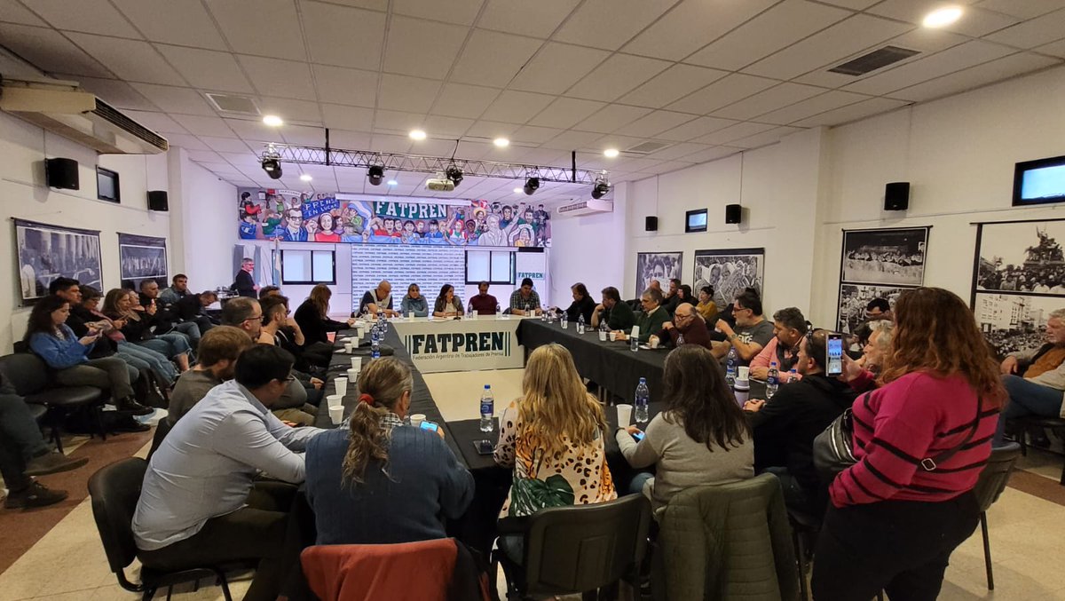 #Ahora Encuentro Federal por una Comunicación democrática, plural y popular

🗣 Participan dirigentes de organizaciones de la comunicación y sindicatos de prensa de todo el país
