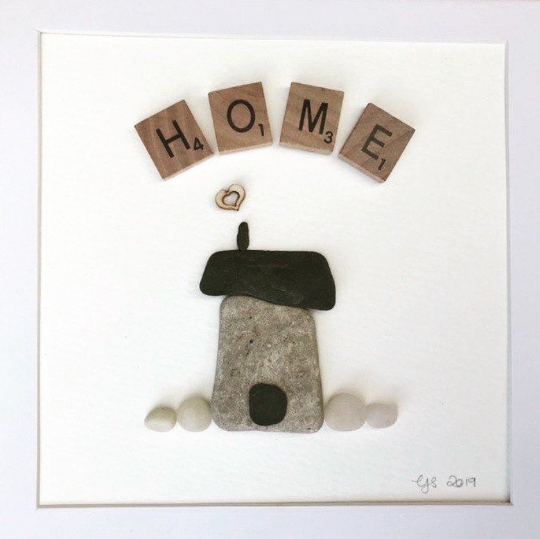 There is no place like home especially at this time of year. Do you know someone settling into a new home? #pebbleart #homegift etsy.com/listing/682939…