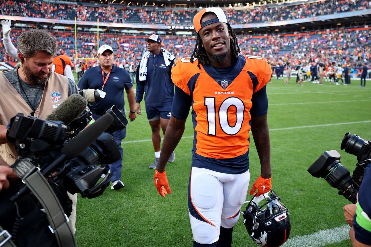 DailyBroncos's tweet photo. REPORT: The #Broncos were offered a 3rd + 5th for Jerry Jeudy but turned it down, per @AdamSchefter https://t.co/U5W9dqB79y