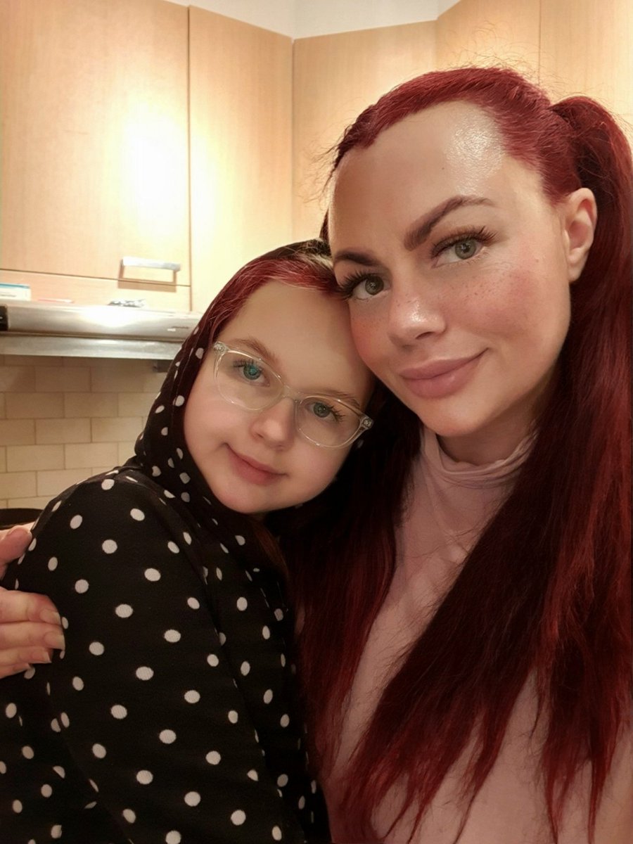 Japp, jag har rödbruna fransar😋😅🥰