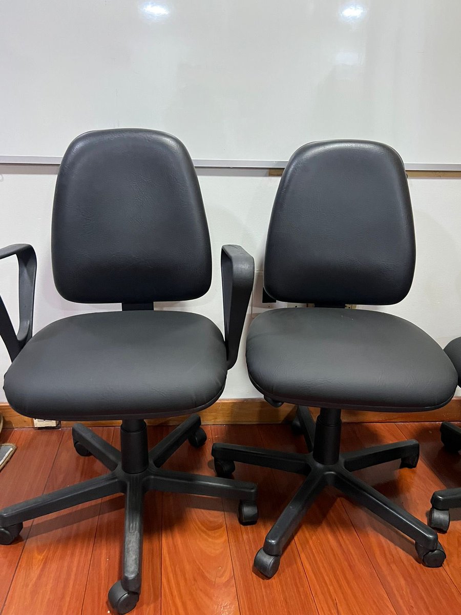 niconoguera_'s tweet photo. Remate de muebles y sillas corporativas! Desde 100.000 Gs. Les esperamos en la Gran Manzana este sábado desde las 9:00 am. Se agradece el RT 🙌🏼 https://t.co/Nm8e9jJIk7