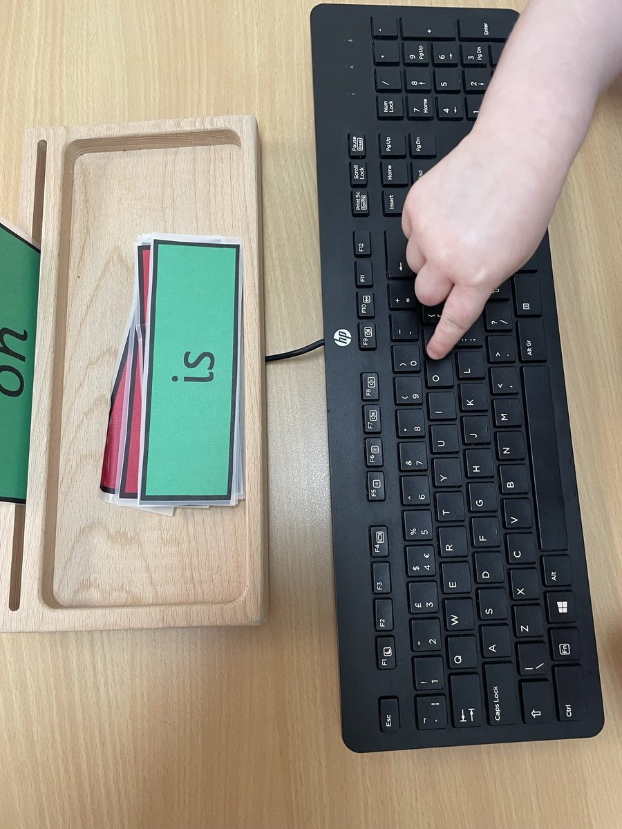 MrsGelston's tweet photo. Type the word β¨οΈ Sight word game
#literacy #phonicsgames #sounds #rwi #literacygames #eyfs #eyfsliteracy #readingisfun #love #learning #phonicsforkids #phonicsstars #reading #phonicstuff #cvc #sightwords #playistheway #p1fun #p1a #cps https://t.co/RP2CeZFM2d