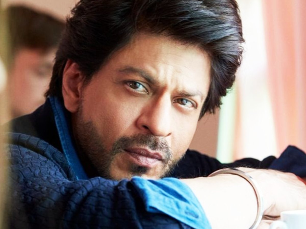 itsClaudeRia's tweet photo. @iamsrk is right...he is a "mere actor" &amp; with the biggest wish to entertain... yet,in my  feeling, generating a lot of often life-changing love is what makes him truly special and deserves a festival-like celebration...and to me, his eyes make him a magician - on &amp; off screen. https://t.co/OmeiUDZGBr