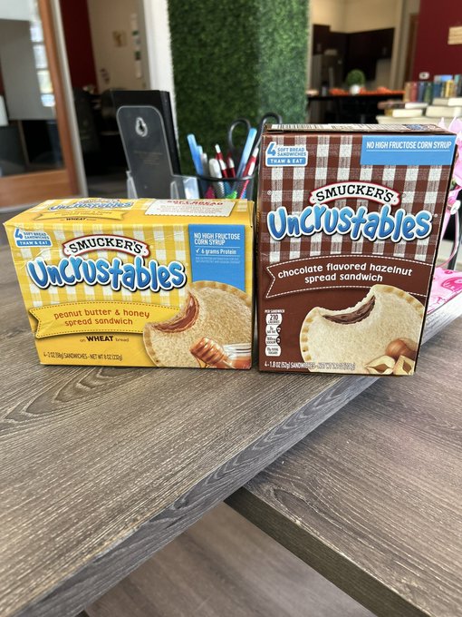 My girlfriend is better than yours. She bought me fancy uncrustables. @AugustDazyChain https://t.co/<a href="/tag/frog"class="tags"><span>#frog</span></a>