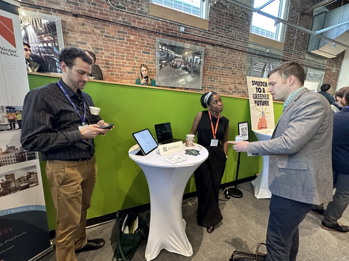 GreentownLabs's tweet photo. It’s showcase time—our favorite part of the day!

#ClimatetechSummit #GreentownBOS https://t.co/TXCl8TYac6