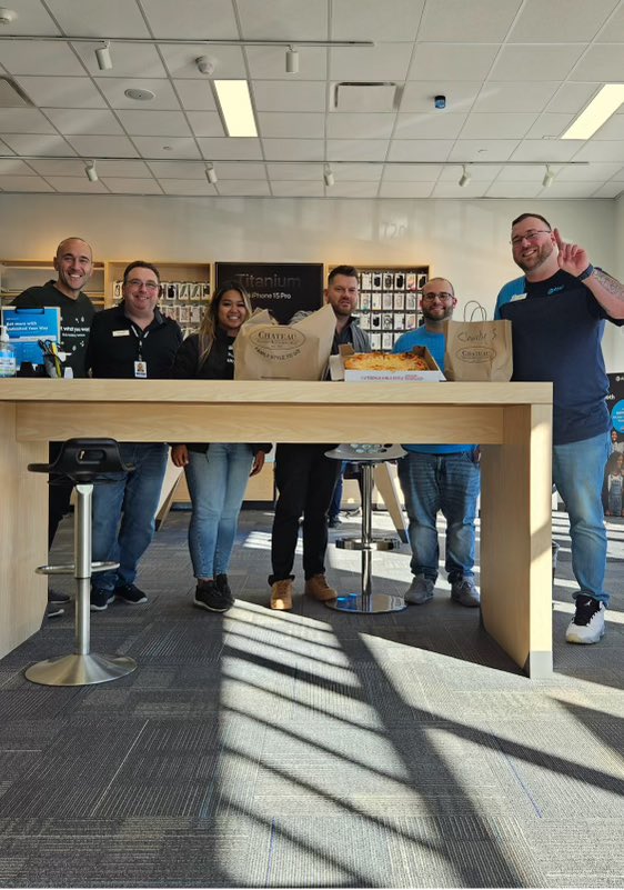 When you crush the “Foldable Feast” contest Samsung delivers the feast… Great work Sully and the Woburn team.. <a href="/LillardDerick/">Derick Lillard</a> <a href="/TheRealOurNE/">#OurNE</a> <a href="/emilywiper/">Emily Wiper</a> <a href="/ASullivan1217/">Andrew Sullivan</a> <a href="/cala_anita/">Anita Arden Cala @Samsung</a>