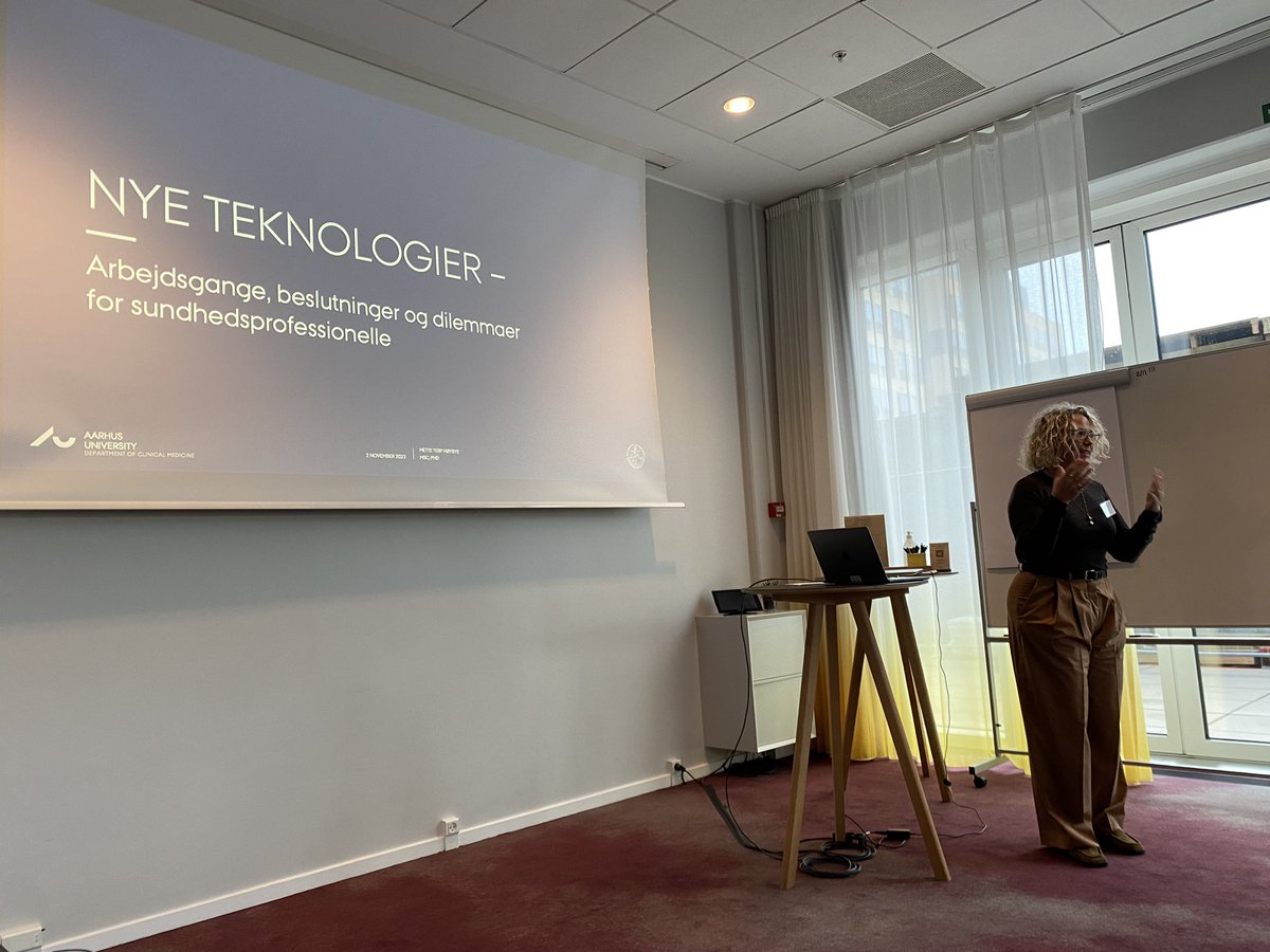 Hvordan forholder vi os til ny teknologi i klinisk forskning? Lærerige oplæg til CFA2 internat i dag om ‘next generation deep evidence-based medicine’ - også fra et antropologisk perspektiv <a href="/cancer_dk/">Kræftens Bekæmpelse</a> <a href="/DCCCcancer/">DCCC</a>