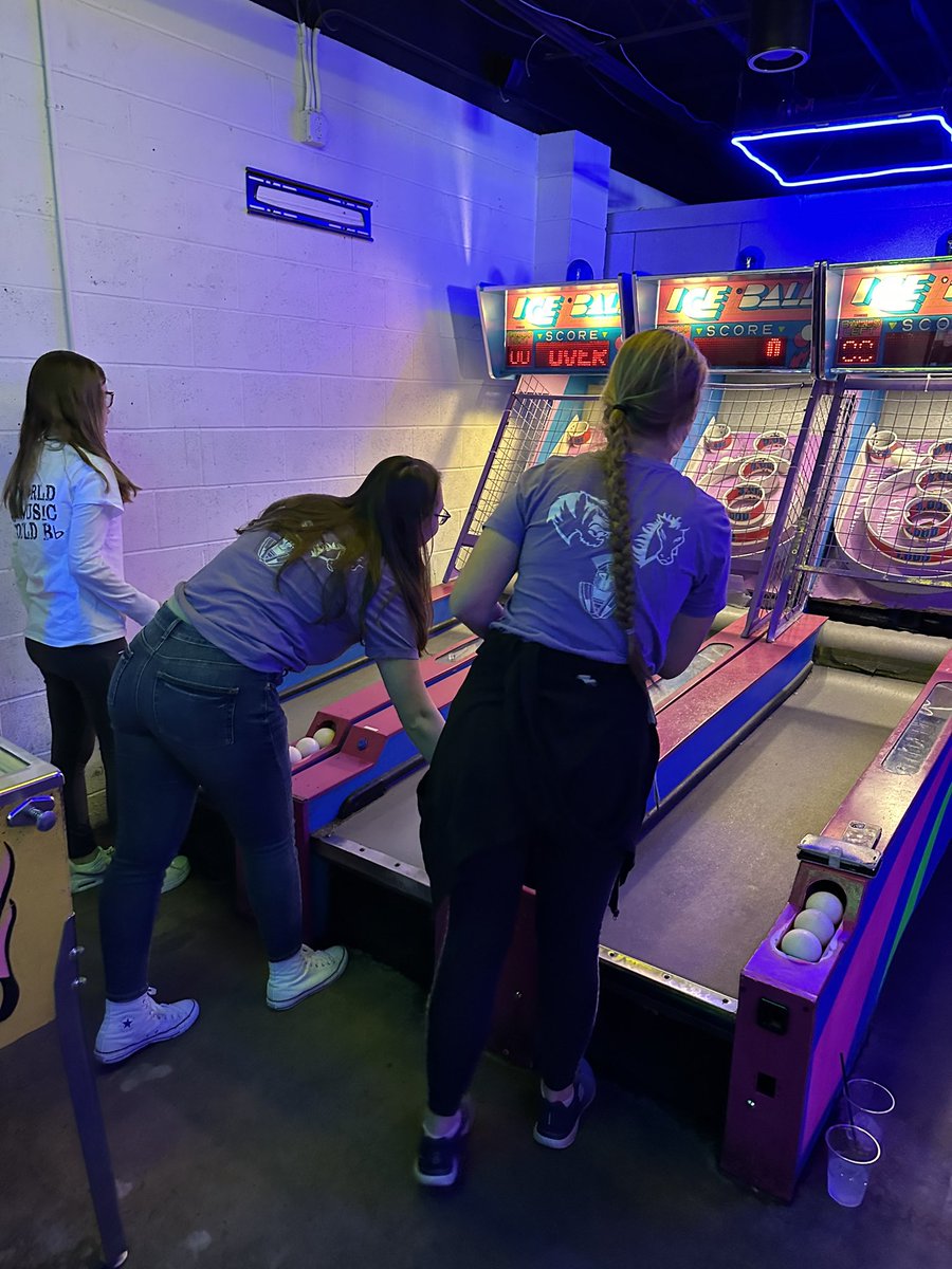 LSHS Library tweet media