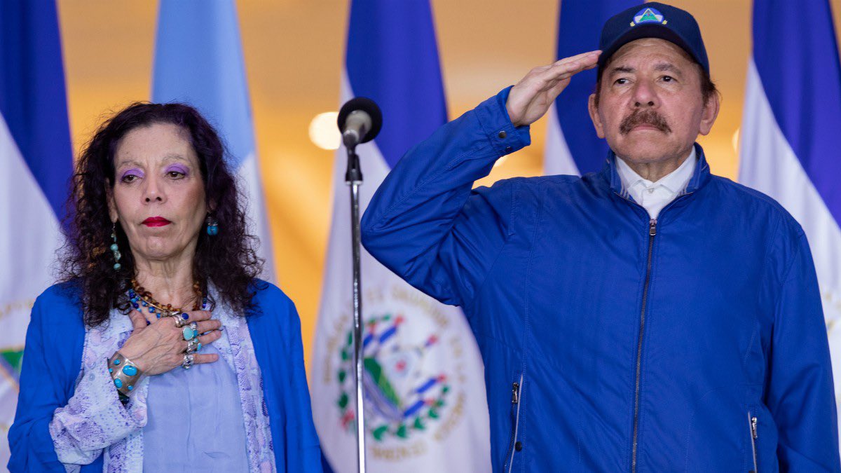 🇳🇮 | URGENTE: Rosario Murillo, la esposa del dictador Daniel Ortega, se acaba de autoproclamar como la nueva jefa de la Corte Suprema de Justicia de Nicaragua. La pequeña norcorea latinoamericana.