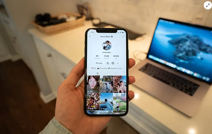 D_GoldenConlin's tweet image. Do you know how to write for TikTok?

TikTok is one of the fastest growing platforms.

This article can help you know how to write for TikTok

Click here:
dgoldenconlin.com/post/mastering…

#TikTokWriting
#TikTokContent
#TikTokStorytelling
#ShortFormWriting
#TikTokTips
#TikTokCreative…