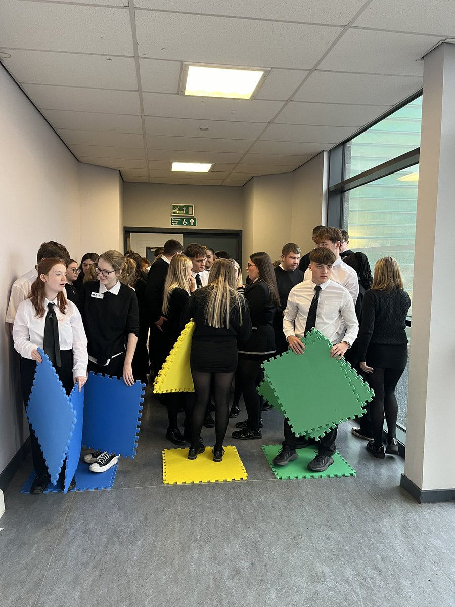 MissHannahDHS's tweet photo. This week a group of our amazing young people @DennyHighSchool completed MVP Ambassador training. They showed maturity and respect throughout. Thank you for all your hard work. Well done MVP team! @mvp_dhs https://t.co/sqiE8oyXzx