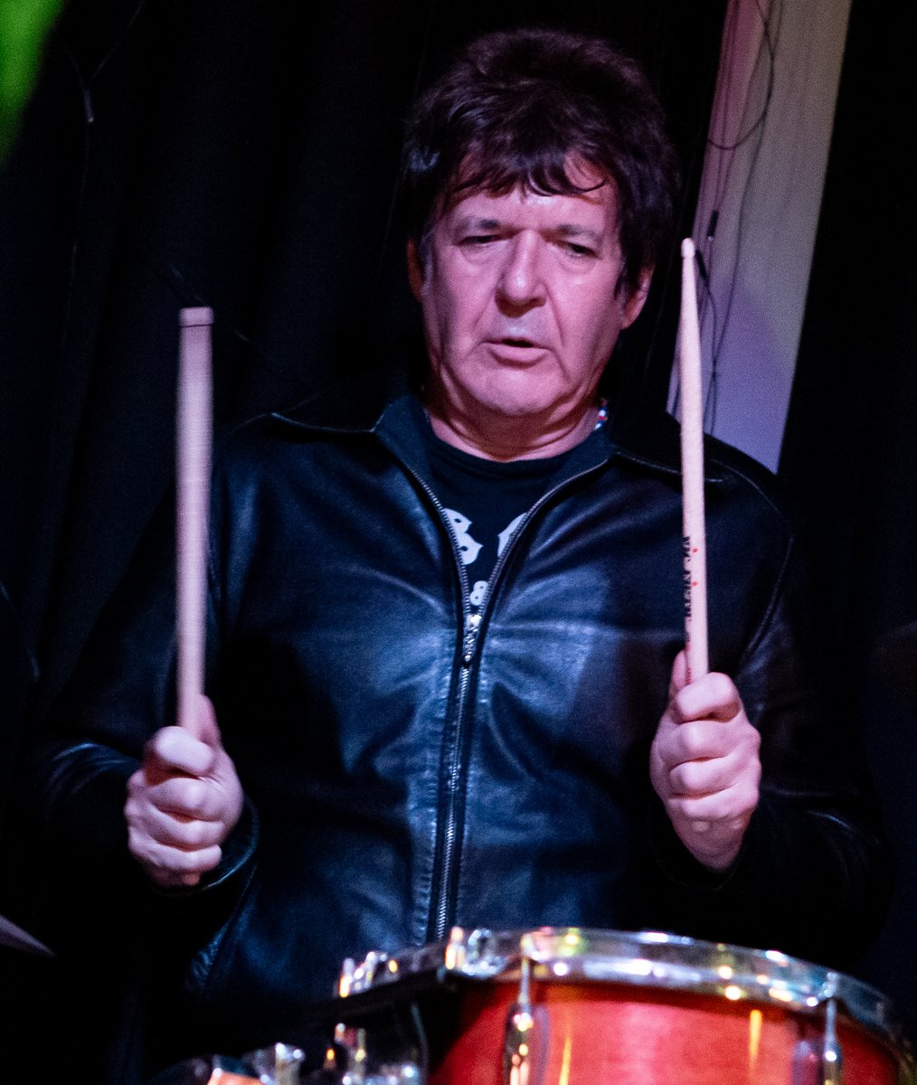 mickb2112's tweet photo. Great to catch up with CLEM BURKE of BLONDIE for an interview on Tuesday to talk about his current tour with the brilliant THE SPLIT SQUAD as well as his work with CHEQUERED PAST, THE INTERNATIONAL SWINGERS &amp; L.A.M.F with Walter Lure @clem_burke @TheSplitSquad @BlondieOfficial https://t.co/xQm4lJY5Lo