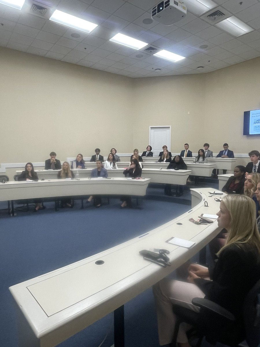 CLGPD's tweet photo. Level 1s and 2s went to the National Advocacy Center today where they served as jurors in a civil case mock trial.   Amazing learning experience, as always. https://t.co/bTmlXrk7ZM