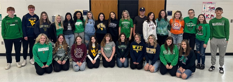SchoolsWyoming's tweet photo. In honor of College Application and Exploration Week, it’s College Day at Westside High School. 🖤#CollegeBoundWV #IApplied #CFWV #RenegadePride https://t.co/3J5NHFx6pN