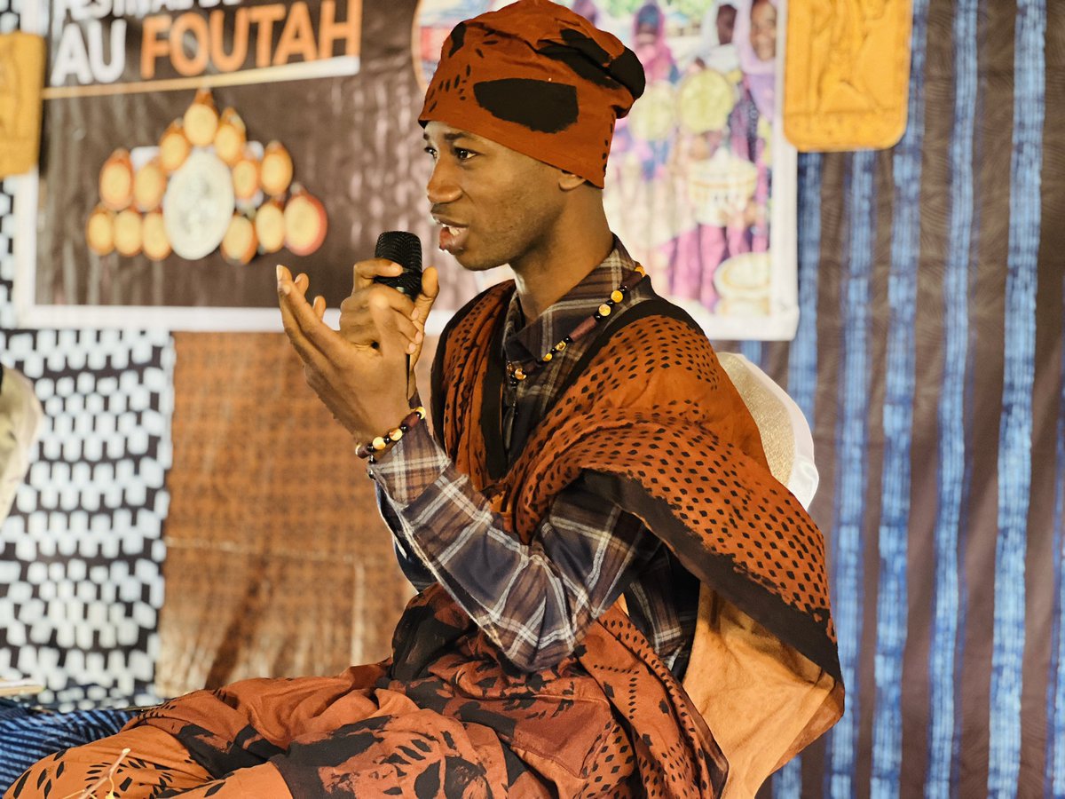 lansanakeita22's tweet photo. Ravi de partager mon expérience sur l'interculturalité et l'identité au panel d'ouverture au #Festaf, aux côtés de l'illustre artiste, 𝗠𝗜𝗖 𝗣𝗔𝗥𝗔𝗬𝗔. J'ai saisi cette chance pour discuter de notre engagement envers la promotion de la culture forestière,
#CultureGuinéenne https://t.co/hMntNraouj