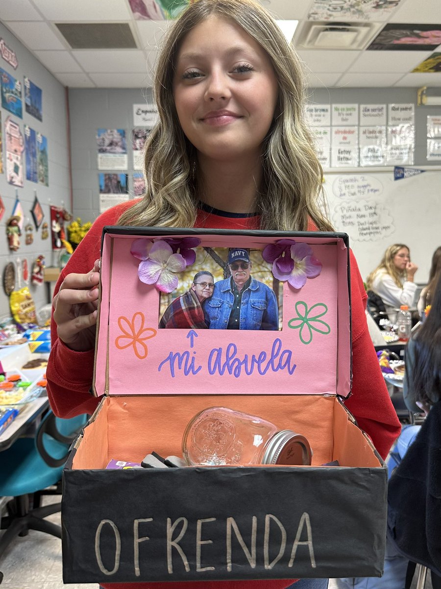 LHS Spanish students honored people for Día de Los Muertos today 🕯️