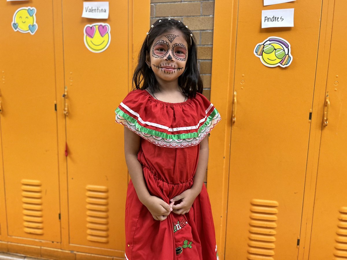 BennettDpscd's tweet photo. In addition to our amazing ofrenda, students and staff showed their creativity and festivity by dressing up as Catrinas and Catrins. These figures are one of the most recognizable parts of the holiday and see these amazing outfits and makeup really made our day! https://t.co/kf2e1NmWnf
