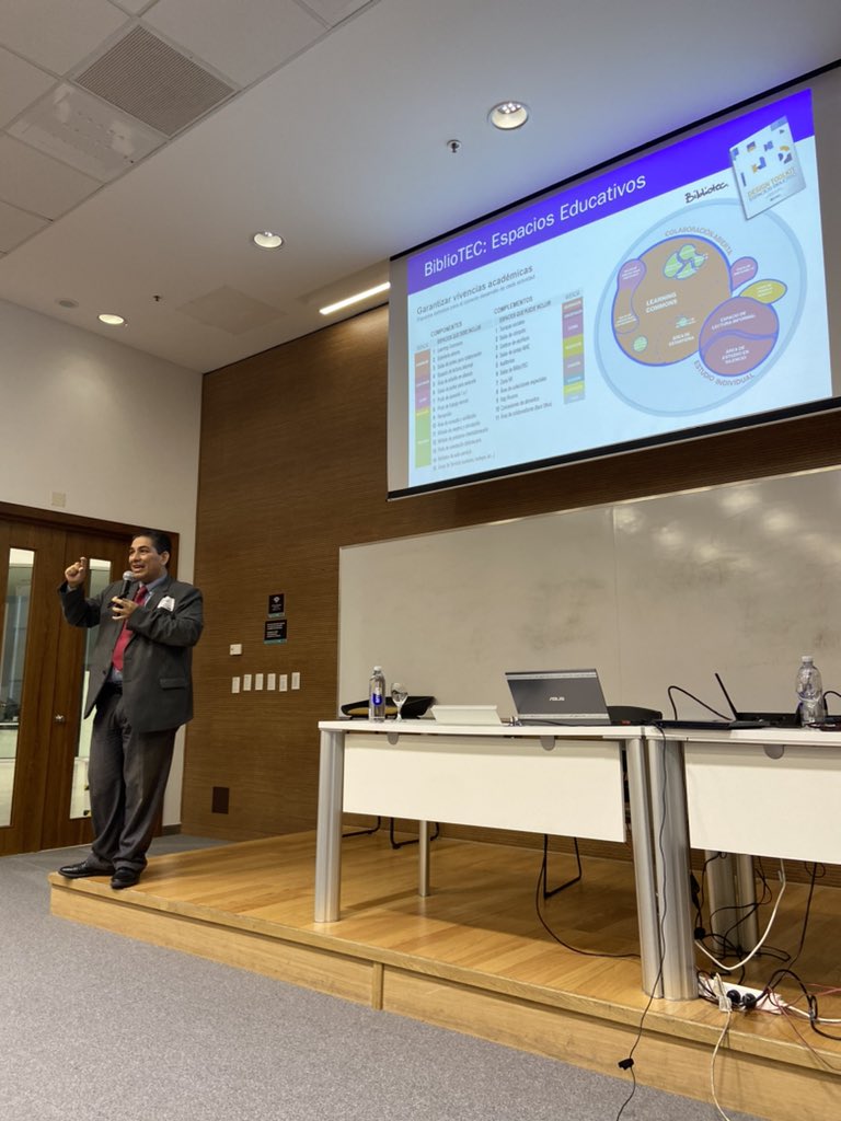 afhilipo's tweet photo. Aprendiendo de las experiencias en bibliotecas académicas de Vladimir Burgos @vburgos en la Jornada sobre la Biblioteca Digital Universitaria #JBDU2023 https://t.co/IbxzlKeGmc
