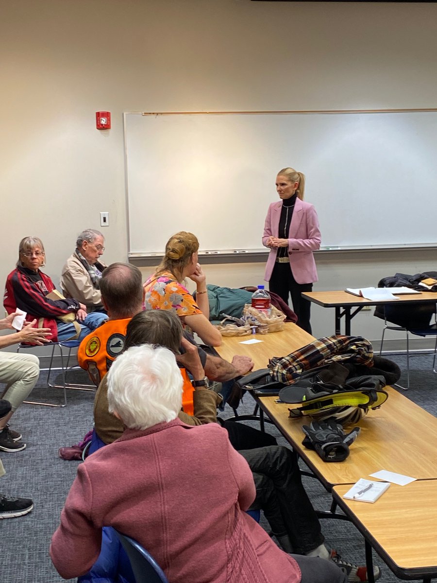 SenatorYoder's tweet photo. Amazing turnout! It was a pleasure speaking to those who joined me at our town hall last night. Hearing from you helps me determine which bills I will draft and support each year, and I appreciate everyone who took part. I look forward to town hall #2 in Ellettsville tonight. https://t.co/txrj5j74F7